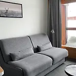 Renove Aux Pieds Avec Balcon - Fr-1-346-396 Apartment